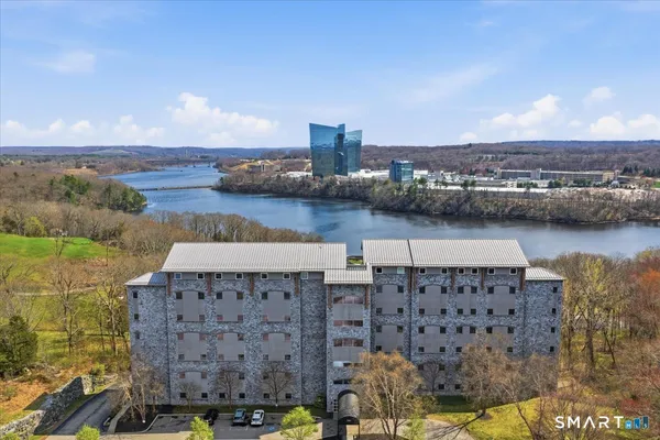$249,000 | 586 West Thames Street, Unit 403, Norwich, CT 06360