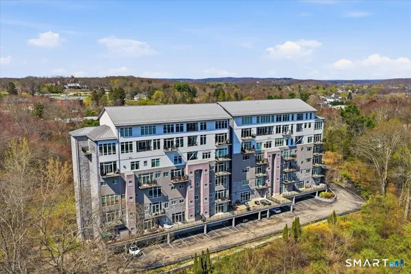 $249,000 | 586 West Thames Street, Unit 403, Norwich, CT 06360