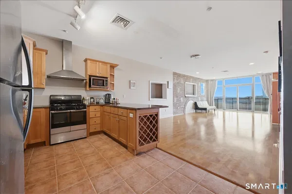 $249,000 | 586 West Thames Street, Unit 403, Norwich, CT 06360