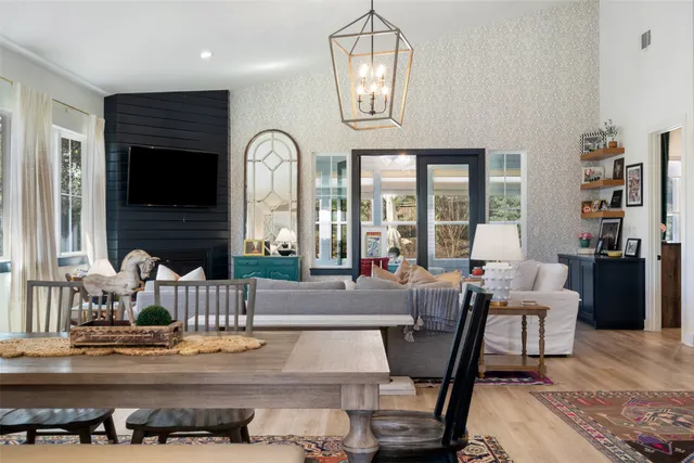 $3,200 | 170 Bunker Rnch Boulevard, Unit 28, Dripping Springs, TX 78620