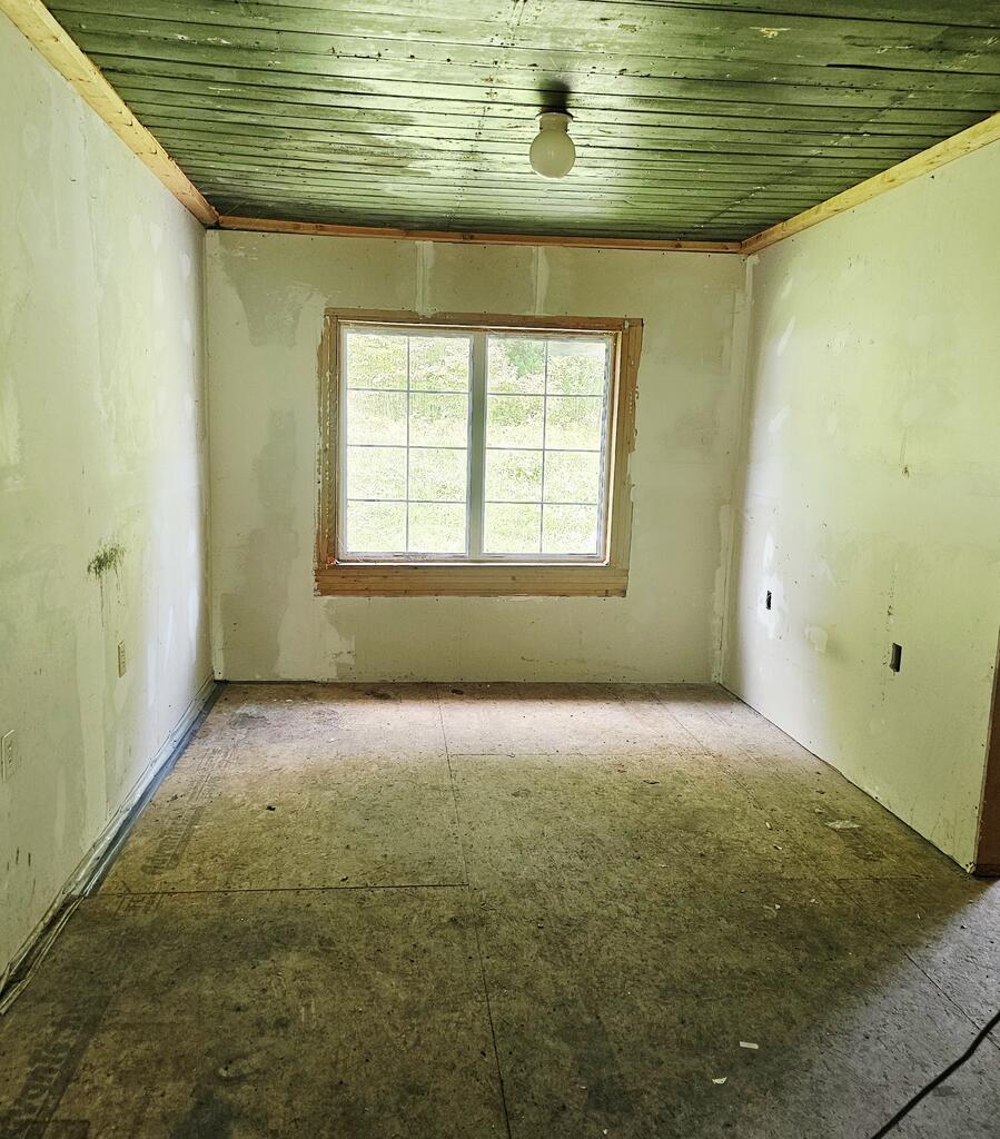 8766 Dry Fork Road North Tazewell, VA 24630 - Photo 17 of 20 Gallery Image 17