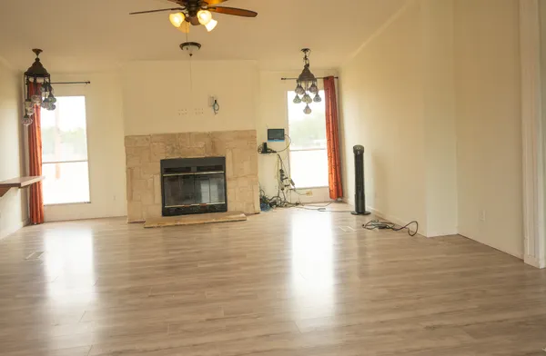 $1,795 | 1000 County Road 201, Liberty Hill, TX 78642