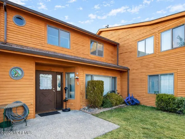 $2,100 | 112 Northrup Drive, Unit 156, Brick, NJ 08724