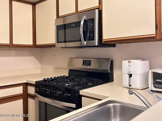 $2,100 | 112 Northrup Drive, Unit 156, Brick, NJ 08724