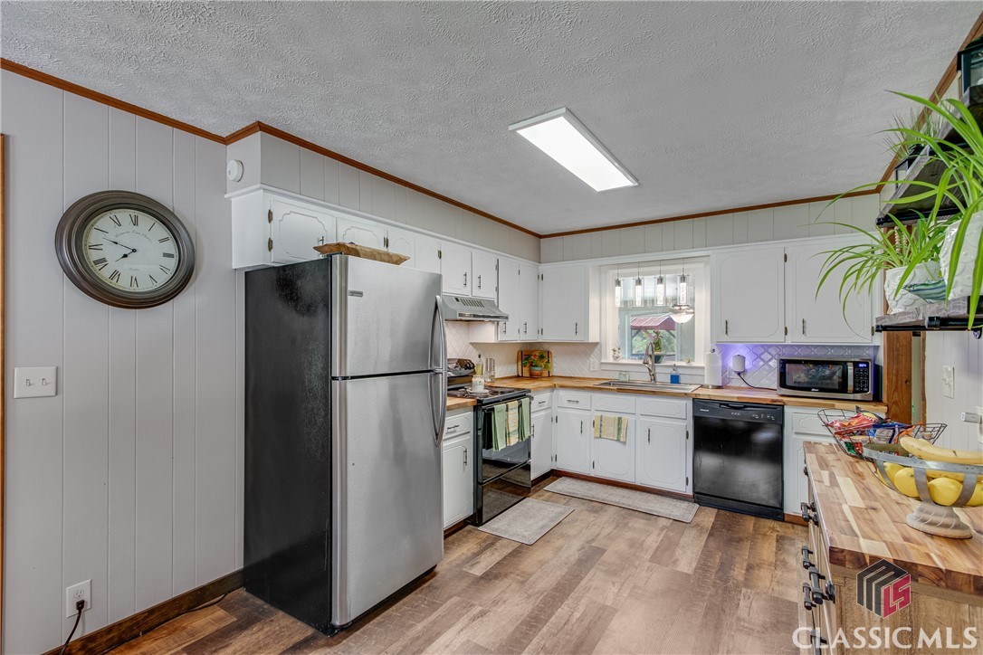 1353 Montevideo Road Hartwell, GA 30643 - Photo 5 of 68