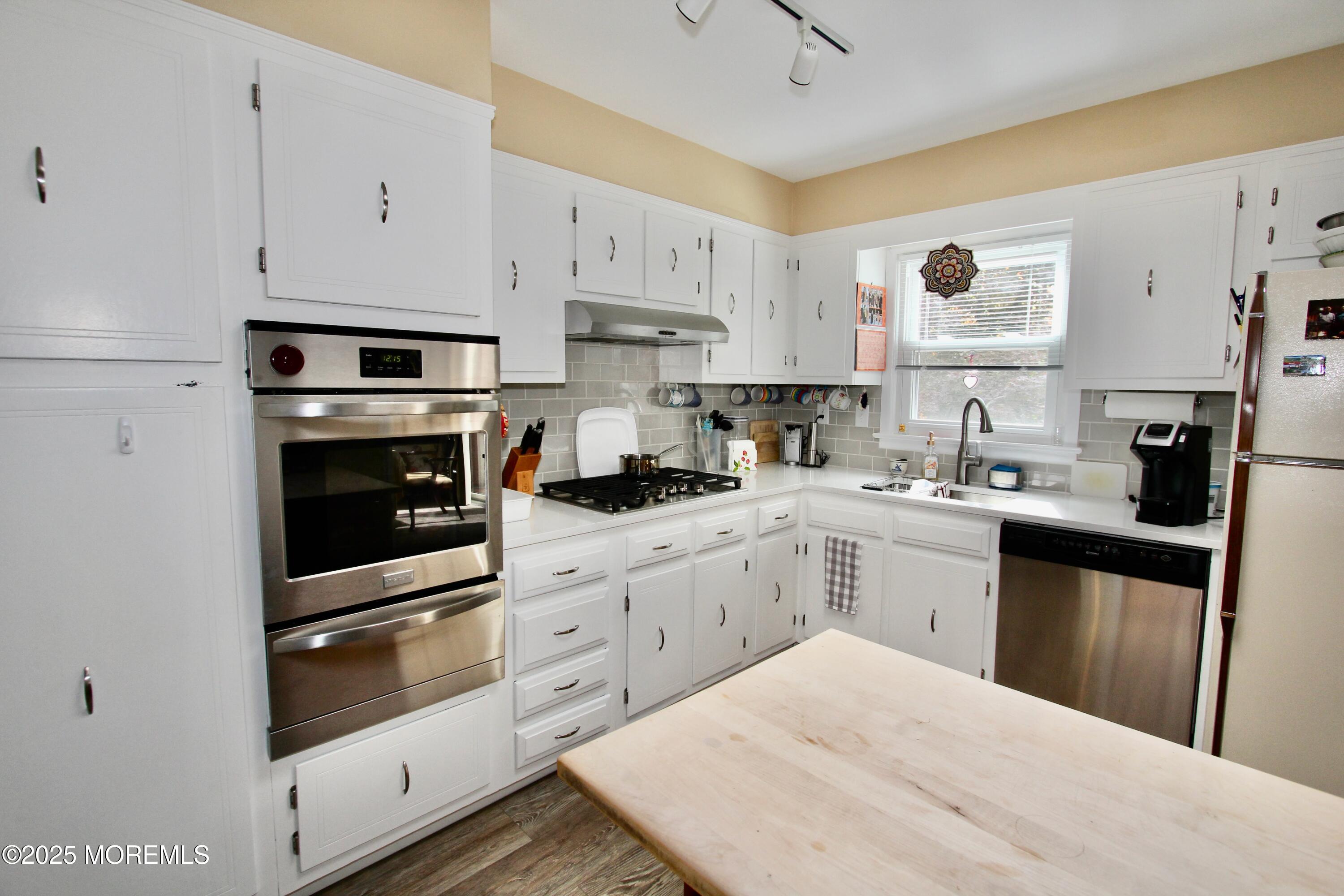 208 Ivins Road Neptune Township, NJ 07753 - Photo 5 of 25 208 Ivins - 12