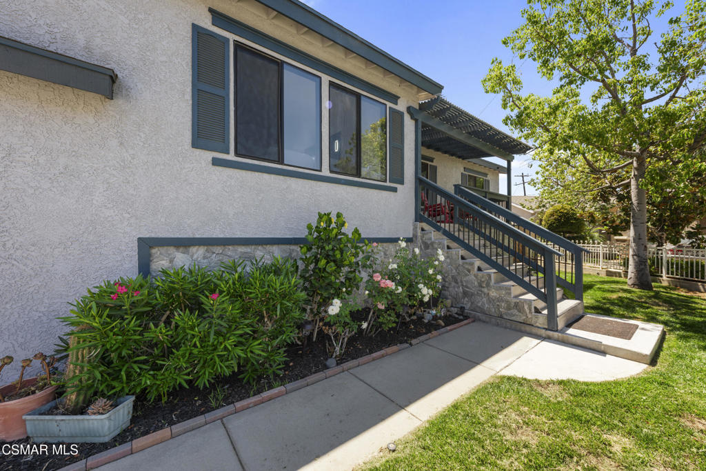 6142 Hope Street Simi Valley, CA 93063 - Photo 2 of 49
