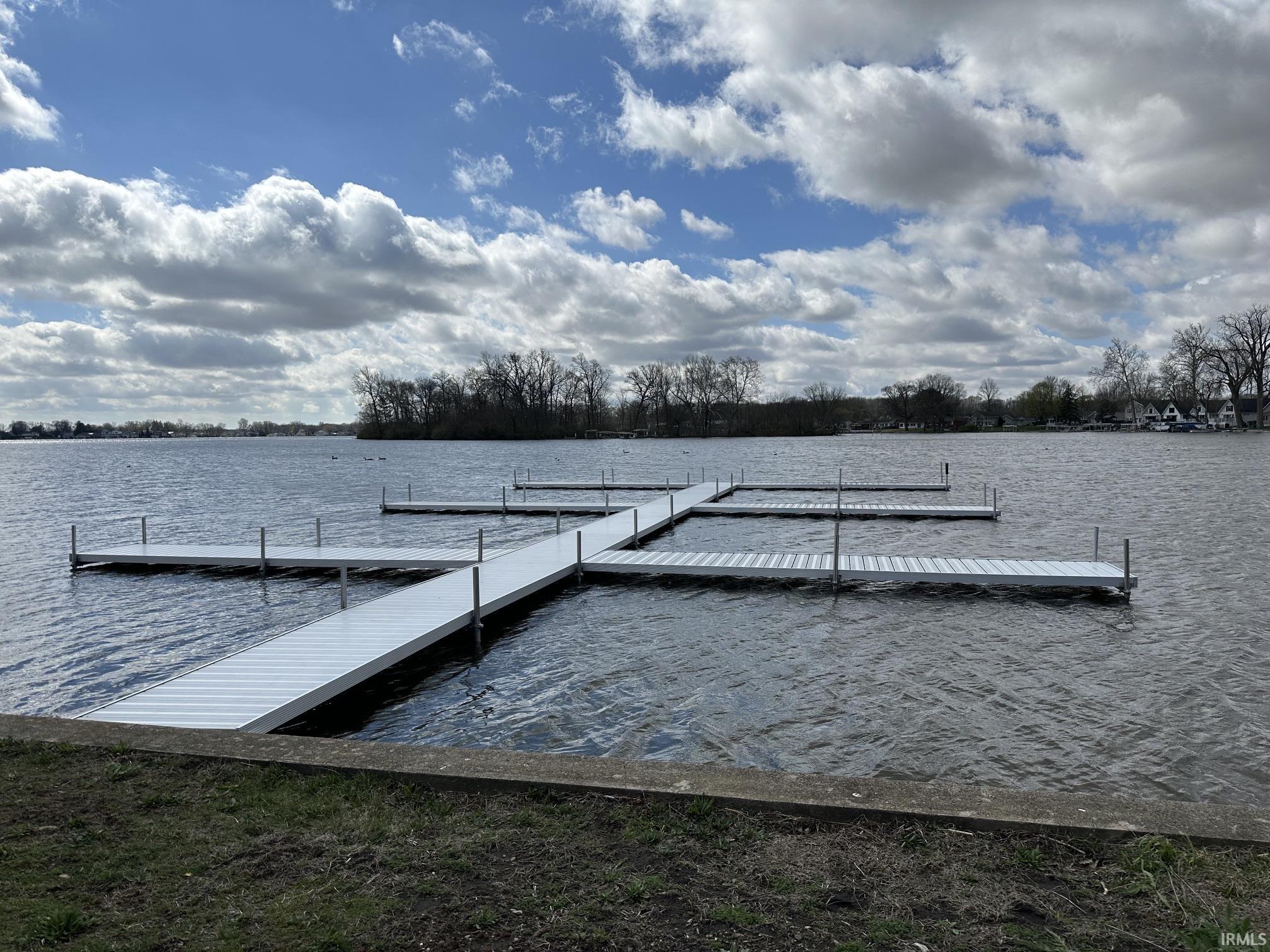 1612 North Shr Drive Rochester, IN 46975 - Photo 2 of 32