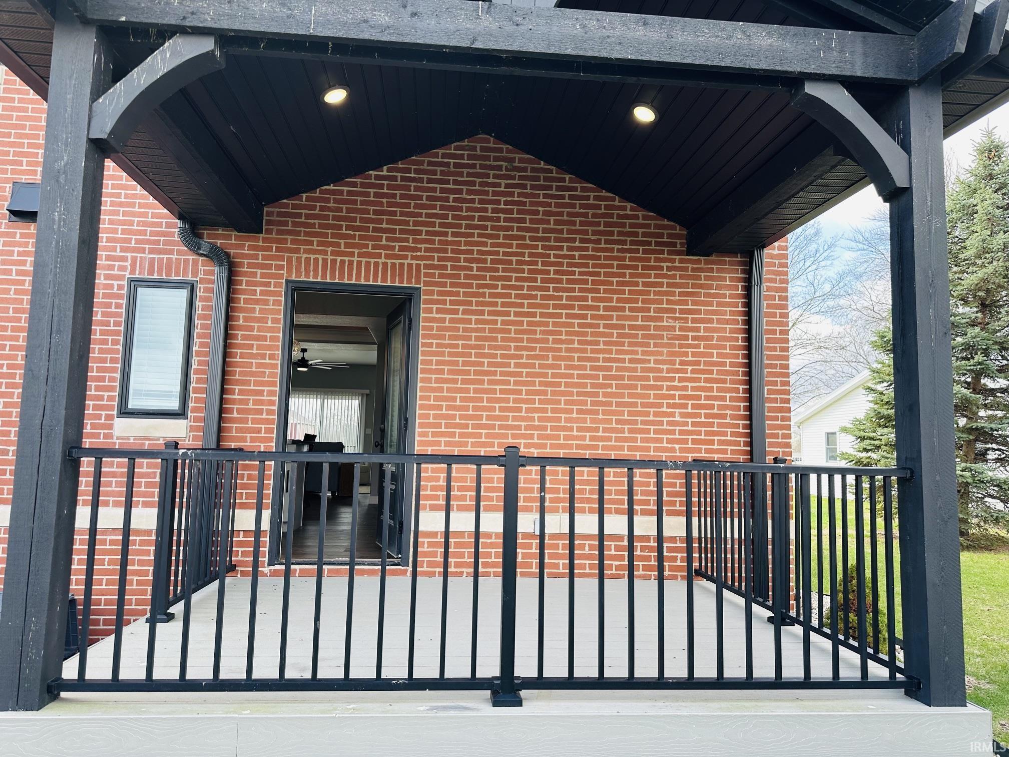 1612 North Shr Drive Rochester, IN 46975 - Photo 3 of 32