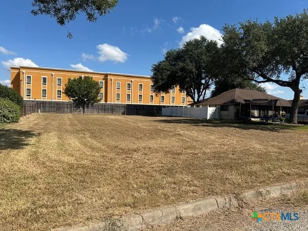 $49,900 | 206 Masters Drive, Victoria, TX 77904