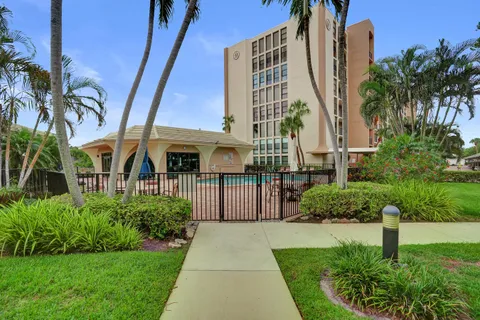 $2,999 | 1627 Riverview Road, Unit 410, Deerfield Beach, FL 33441