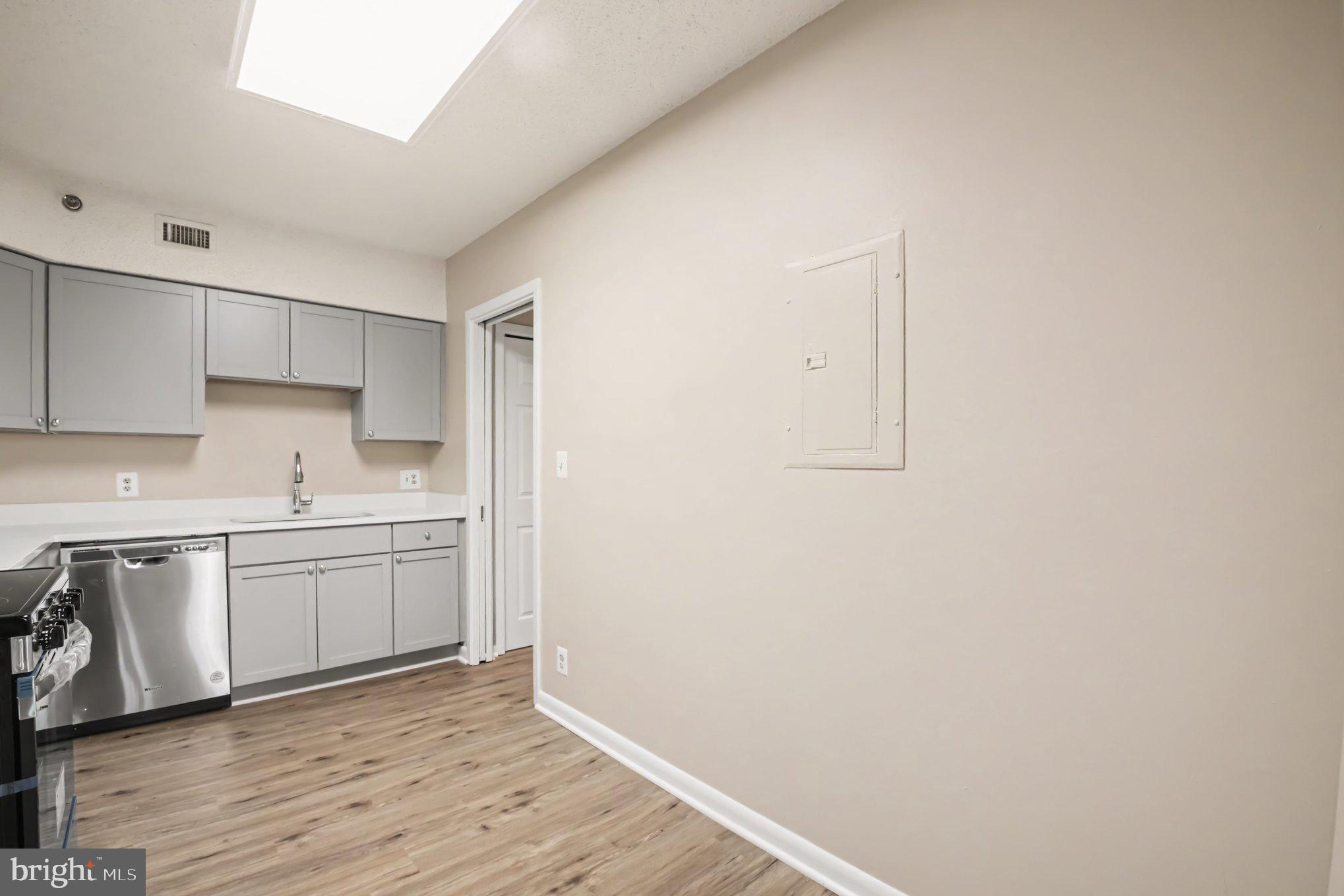 5501 Seminary Road, Unit 2415 Falls Church, VA 22041 - Photo 7 of 24 Gallery Image 7