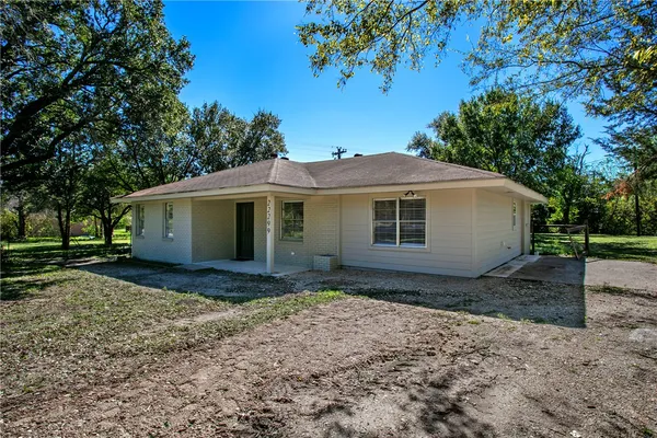$1,750 | 22299 Farm To Market 39, Iola, TX 77861