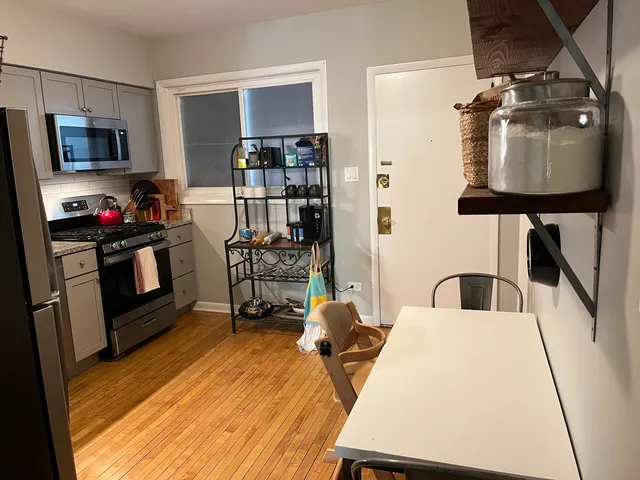 $1,900 | 4128 North Lincoln Avenue, Unit 2R, Chicago, IL 60618