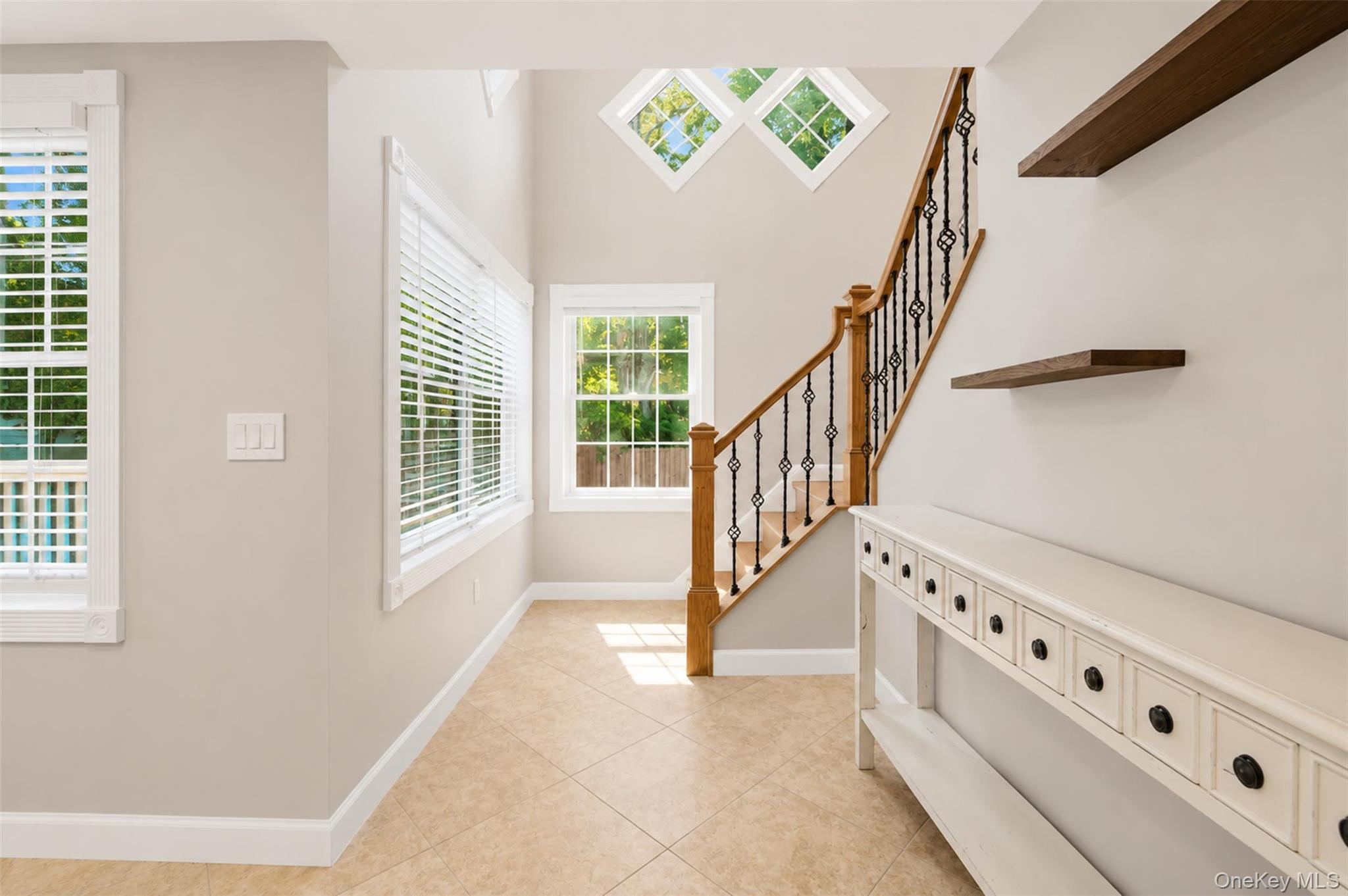 12 Leeside Road Carmel, NY 10512 - Photo 24 of 44 Staircase to second level.