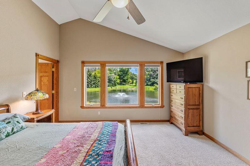 960 South Wayfare Trail Summit, WI 53066 - Photo 20 of 55 primary bed view