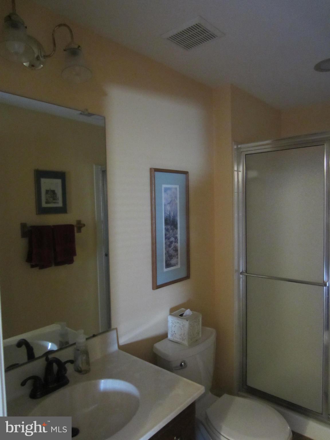 6 Rideout Court Gaithersburg, MD 20877 - Photo 15 of 30 Bath