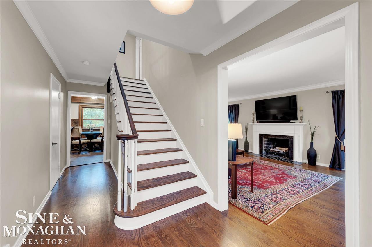 1024 Whittier Road Grosse Pointe, MI 48230 - Photo 3 of 38 50059942-2.JPG
