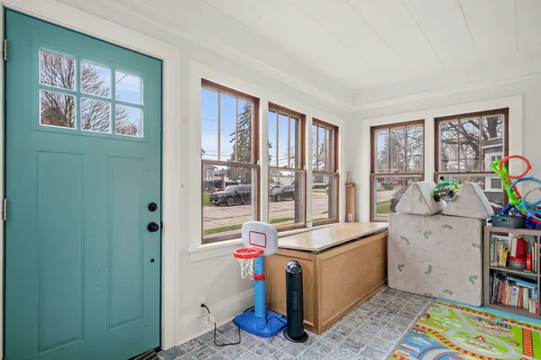 $275,000 | 412 West High Street, Sycamore, IL 60178