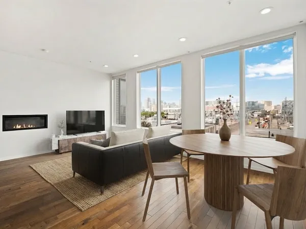$999,000 | 525 East 1st Street, Unit PH5, Boston, MA 02127