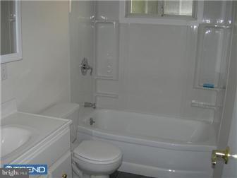 2260 Yardville Hamilton Square Road Hamilton, NJ 08690 - Photo 8 of 10 Bathroom