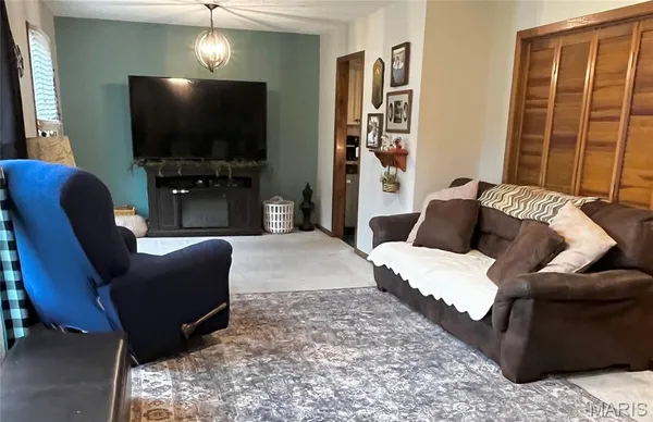 $214,900 | 611 East Cedar Street, Bertrand, MO 63823
