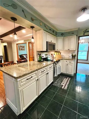 $214,900 | 611 East Cedar Street, Bertrand, MO 63823