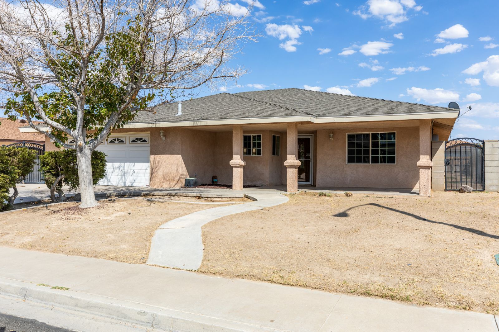 206 South Locust Street Ridgecrest, CA 93555 - Photo 2 of 30