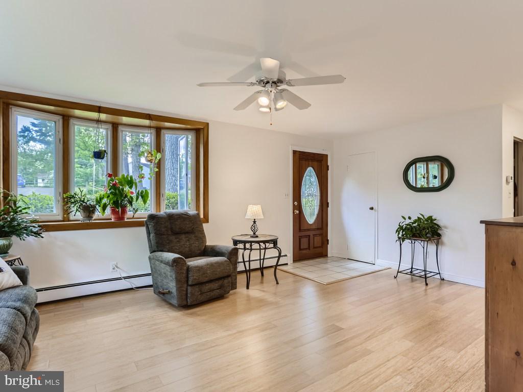 7732 Carter Road Sykesville, MD 21784 - Photo 5 of 27 Wonderful natural light.