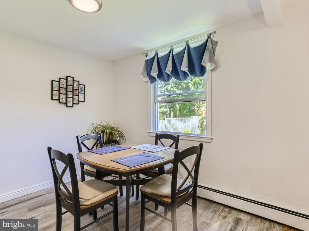 7732 Carter Road Sykesville, MD 21784 - Photo 10 of 27 Open dining area.