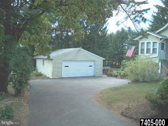 3380 East Prospect Road York, PA 17402 - Photo 3 of 8 Gallery Image 3