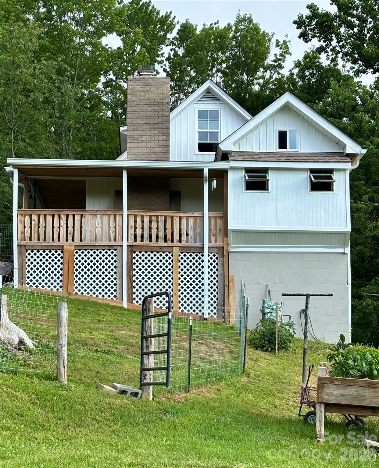 244 Flat Springs Road Elk Park, NC 28622 - Photo 3 of 22