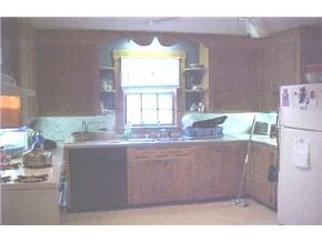 161 Spring Street Farmington, NH 03835 - Photo 2 of 4