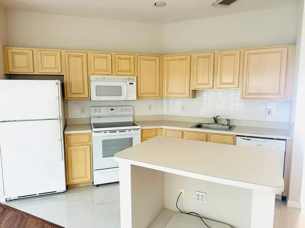 $1,650 | 9933 Perfect Drive, Unit 135 SIDE A, Port St. Lucie, FL 34986