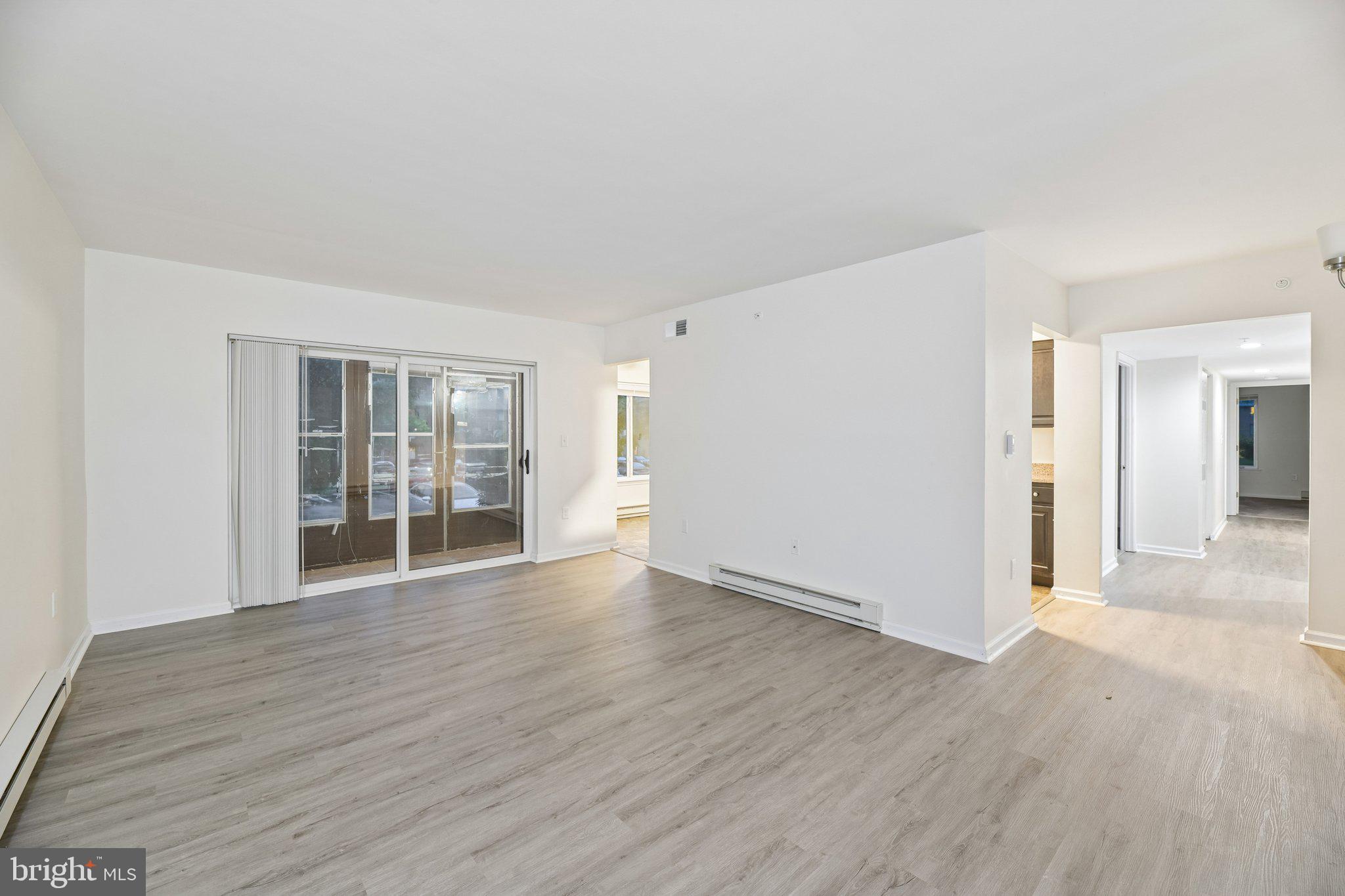 15210 Elkridge Way, Unit 911K Silver Spring, MD 20906 - Photo 9 of 37 Living Room