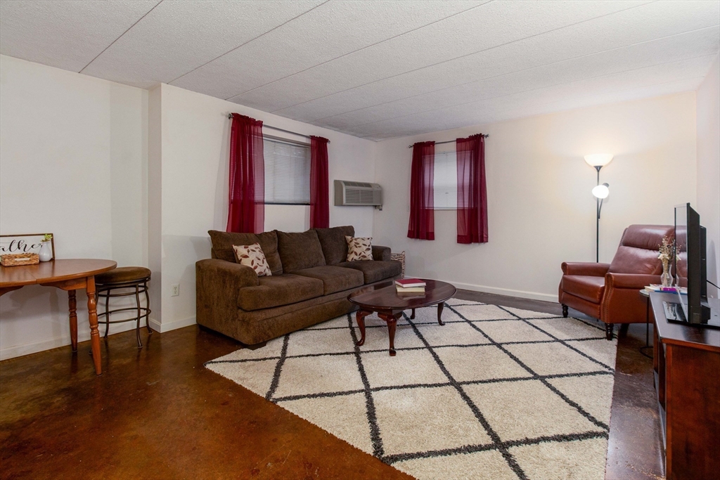 152 Turner Road, Unit 2 Holliston, MA 01746 - Photo 9 of 15 Gallery Image 9