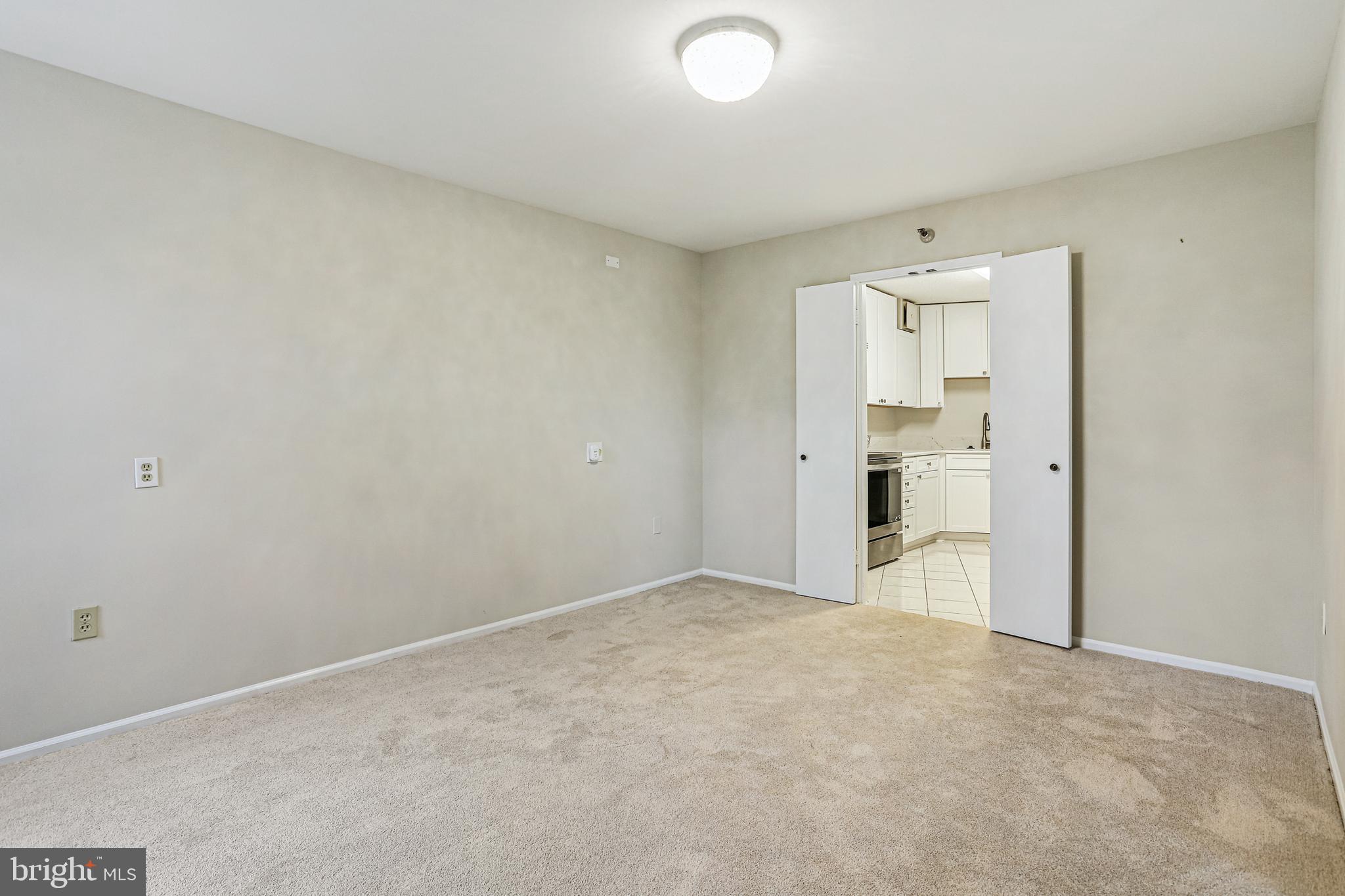 15101 Interlachen Drive, Unit 1504 Silver Spring, MD 20906 - Photo 21 of 37 Dining Room