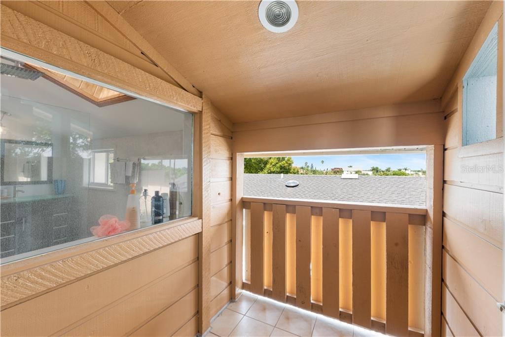 17601 1st Street East Redington Shores, FL 33708 - Photo 26 of 33