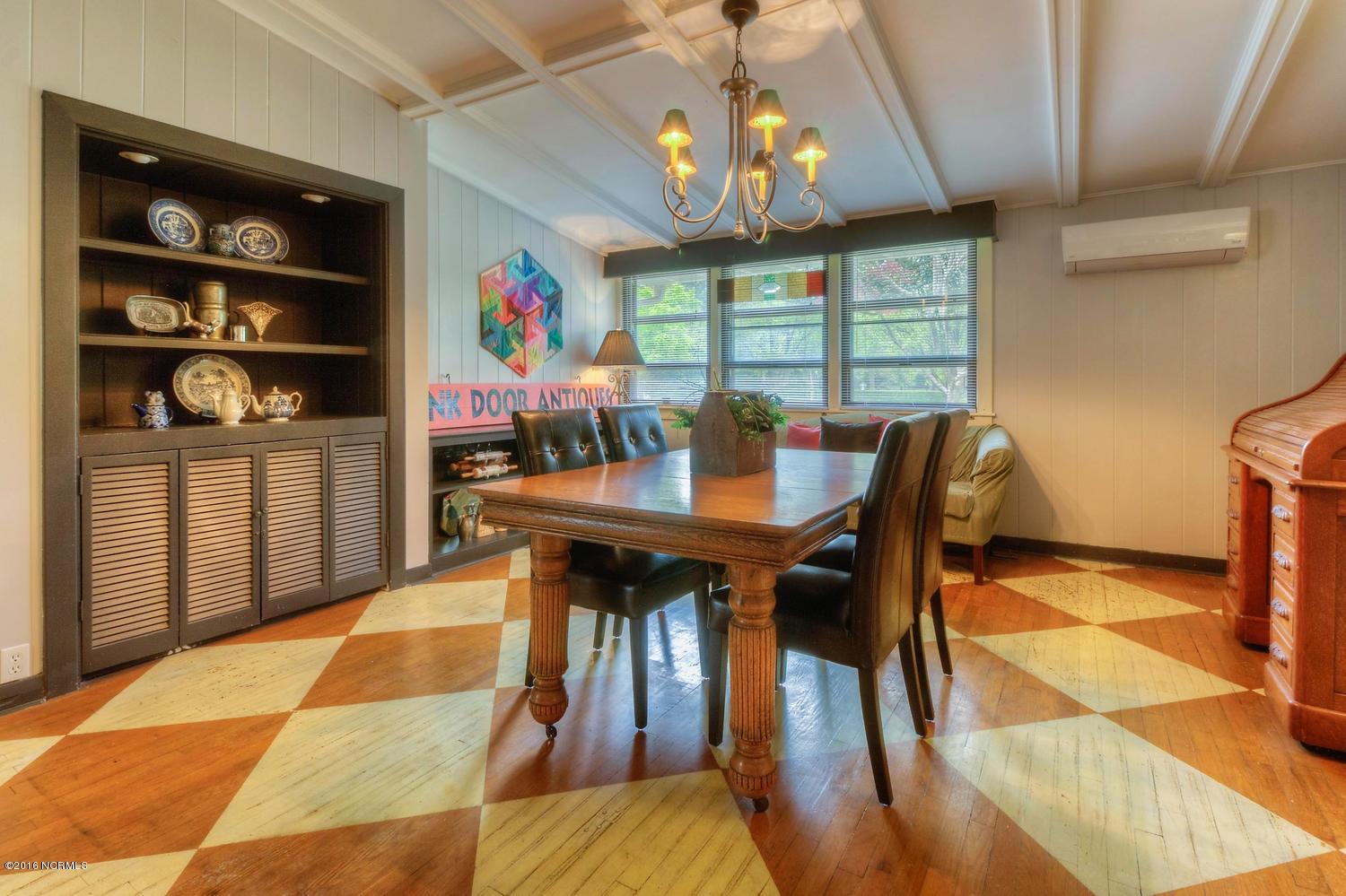 1703 Hawthorne Road Wilmington, NC 28403 - Photo 12 of 27 1703 Hawthorne Rd-large-013-18-Dining Ro
