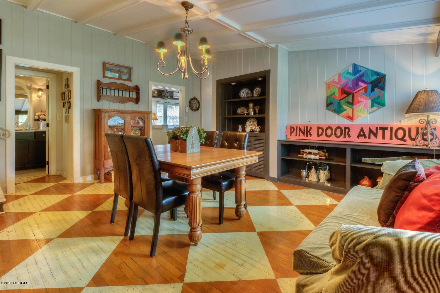 1703 Hawthorne Road Wilmington, NC 28403 - Photo 13 of 27 1703 Hawthorne Rd-large-014-16-Dining Ro