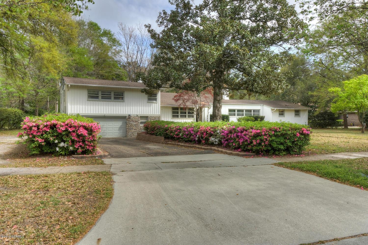 1703 Hawthorne Rd-large-002-3-Front Exte