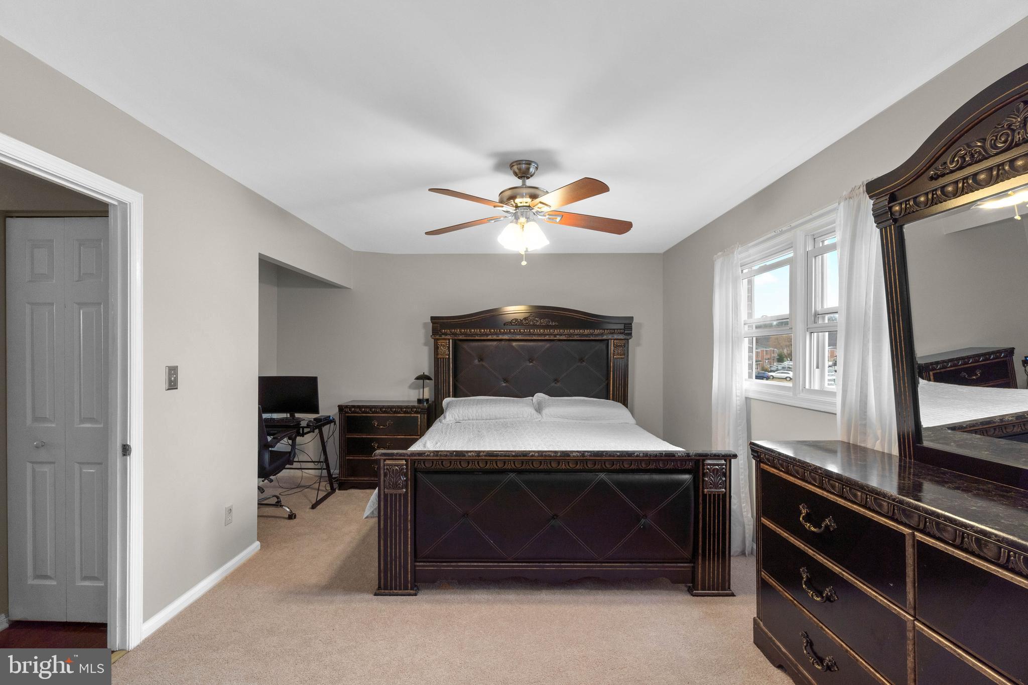 1049 Grovehill Road Baltimore, MD 21227 - Photo 11 of 27 Primary Bedroom