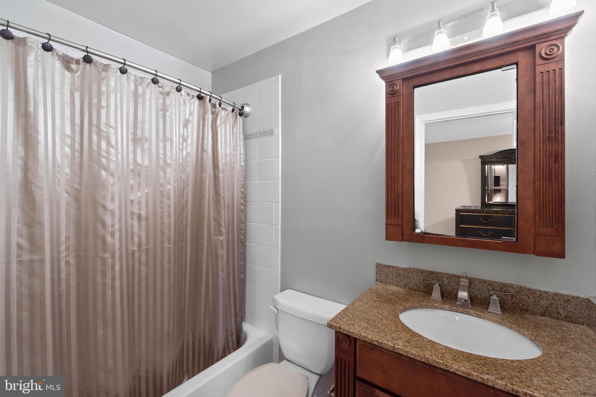 1049 Grovehill Road Baltimore, MD 21227 - Photo 13 of 27 Primary Bathroom