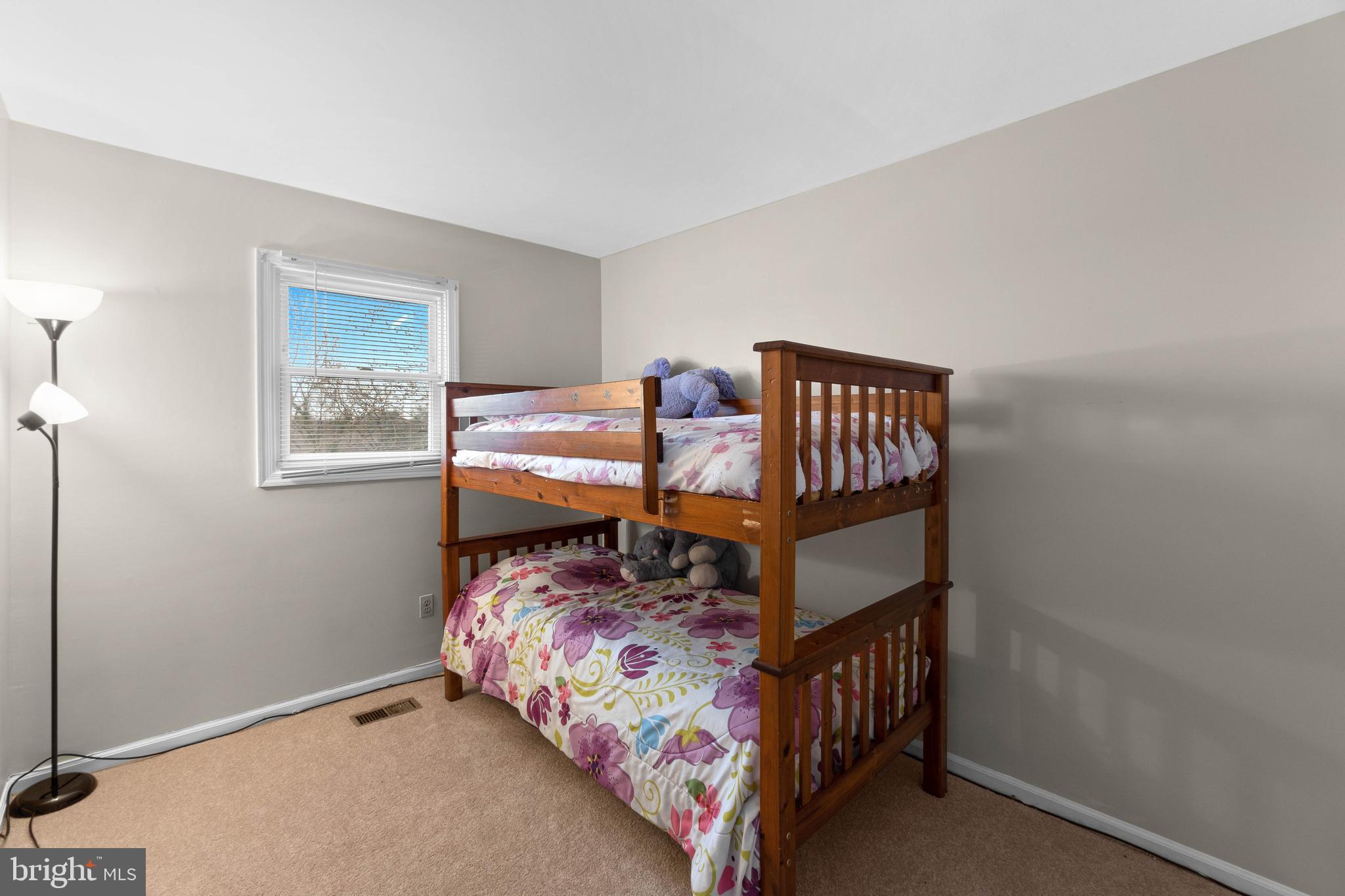 1049 Grovehill Road Baltimore, MD 21227 - Photo 17 of 27 Bedroom