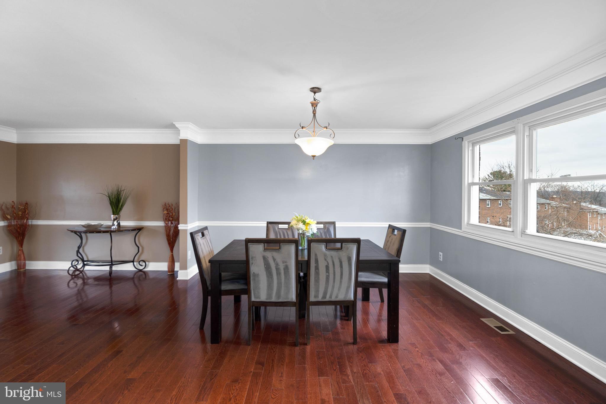 1049 Grovehill Road Baltimore, MD 21227 - Photo 5 of 27 Dining Room
