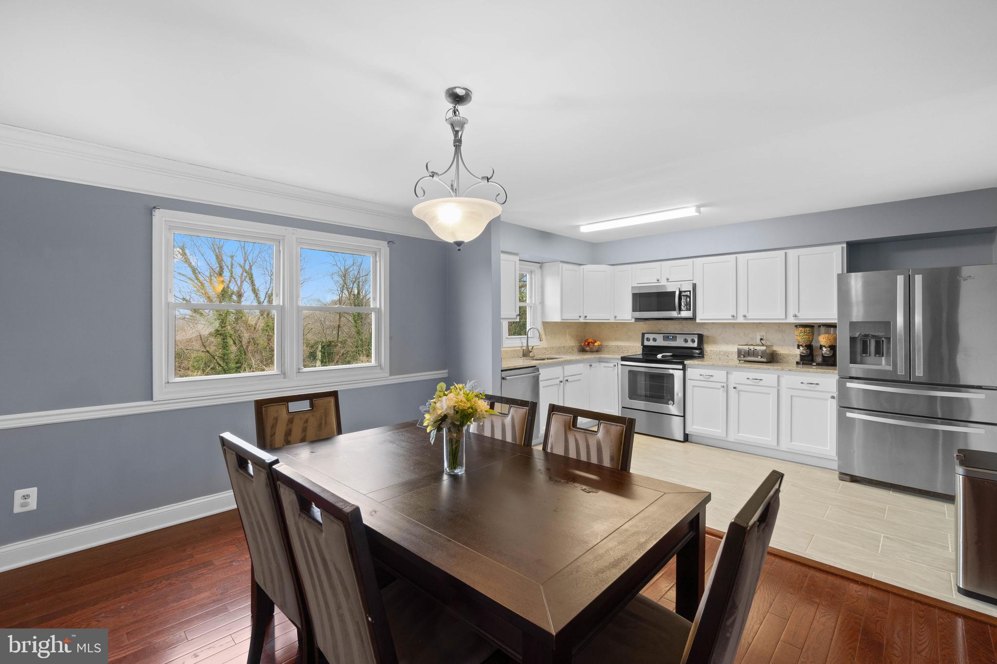 1049 Grovehill Road Baltimore, MD 21227 - Photo 6 of 27 Dining Room