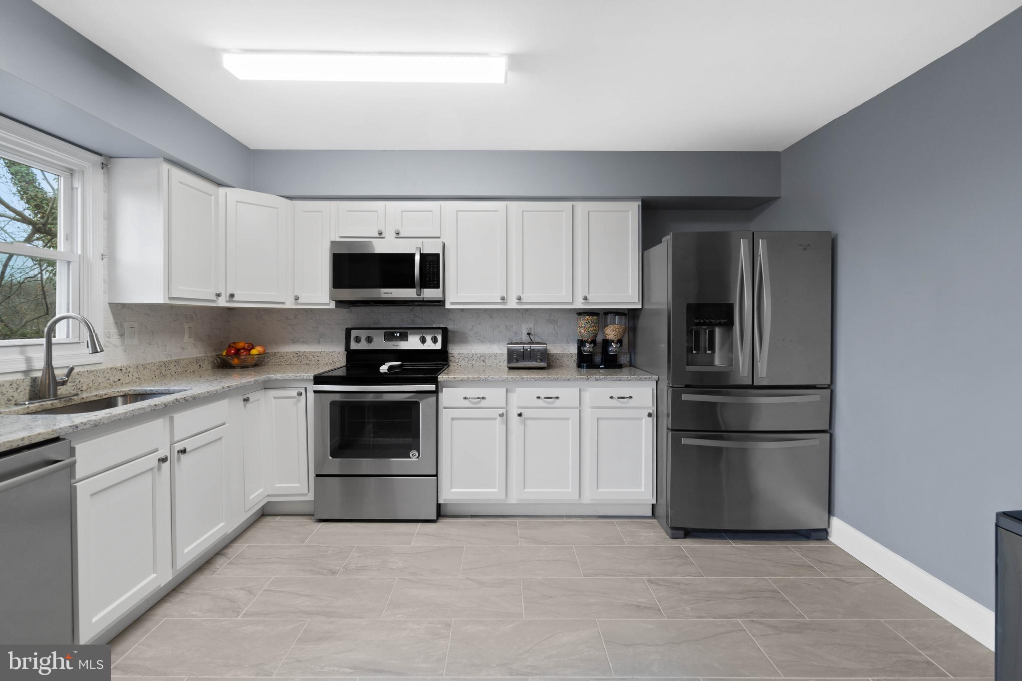1049 Grovehill Road Baltimore, MD 21227 - Photo 8 of 27 Kitchen