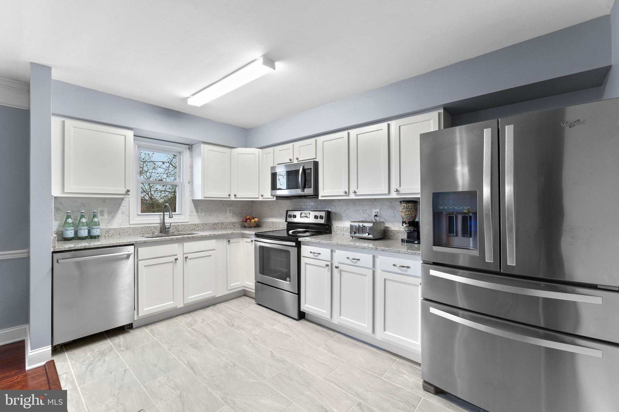 1049 Grovehill Road Baltimore, MD 21227 - Photo 9 of 27 Kitchen