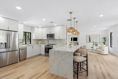 $1,187,999 | 4721 Bayview Drive, Fort Lauderdale, FL 33308