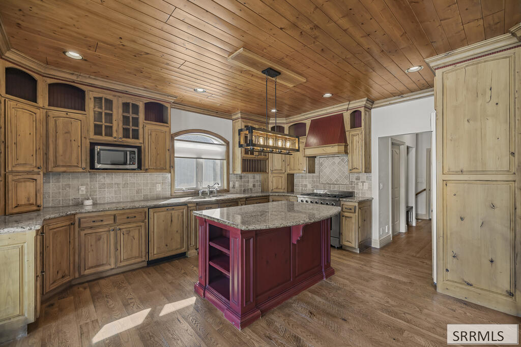 516 North Waterstone Drive Rigby, ID 83442 - Photo 10 of 78 Kitchen
